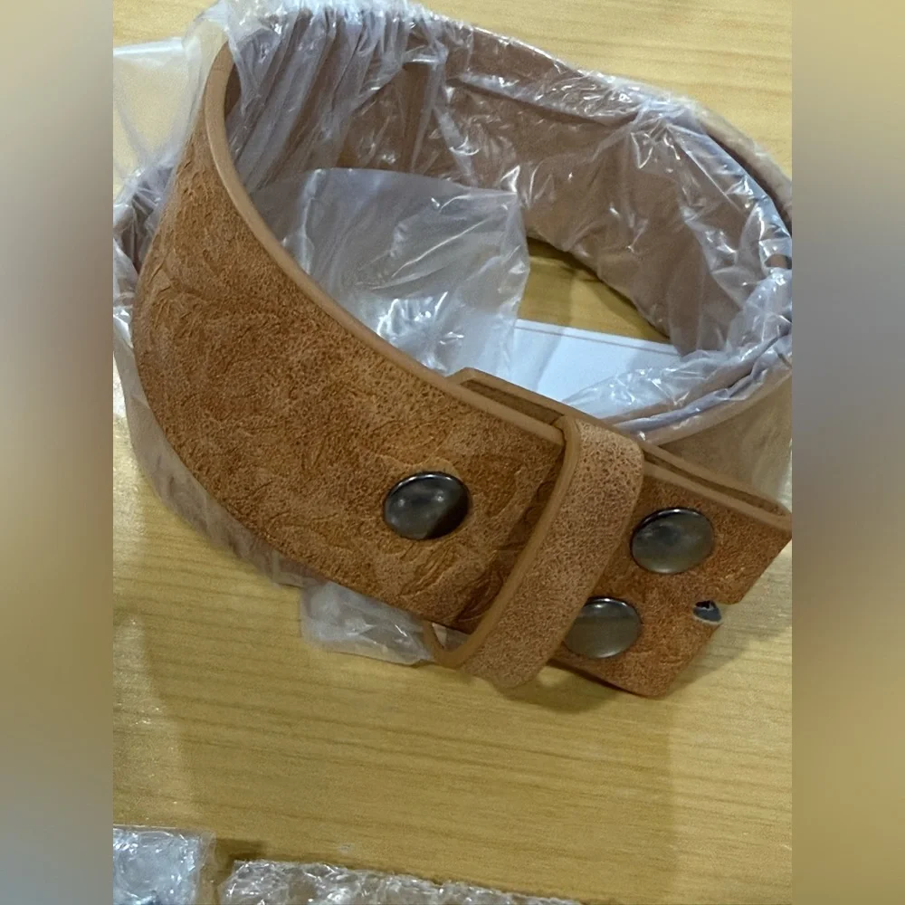 Topacc Tan Western Belt for girls New ( open box) Sz. Medium Youth.